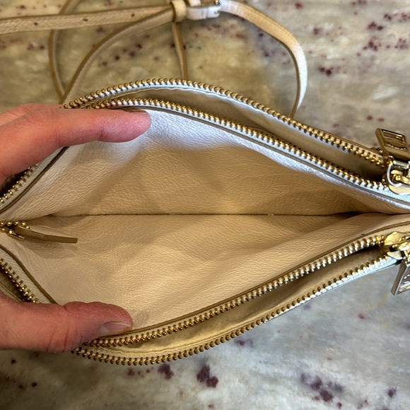 Coach Purse great condition!! - Picture 4 of 8